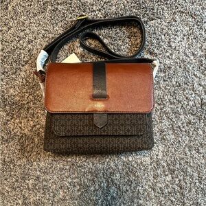 Kinley small crossbody
